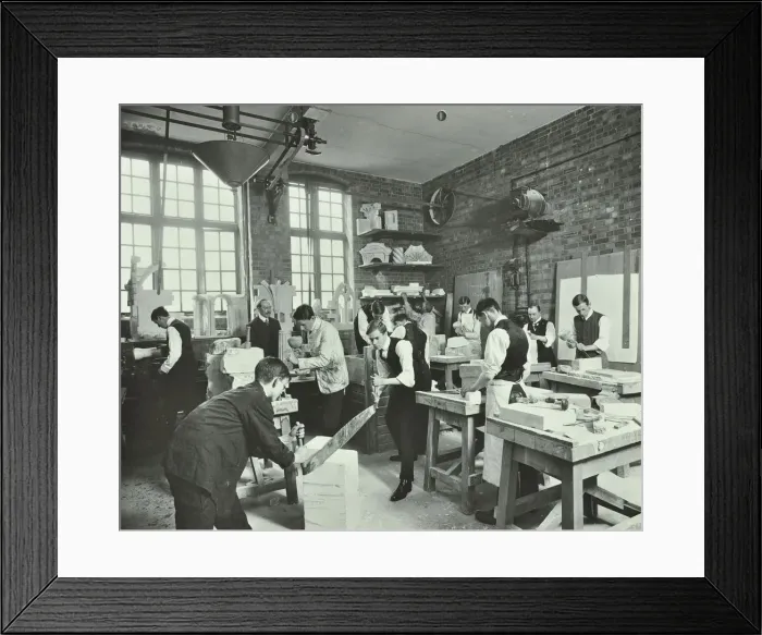 Framed Print : Male students at work in the Masons Shop, Northern Polytechnic, London, 1911 Framed Print : Male students at work in the Masons Shop, Northern Polytechnic, London, 1911