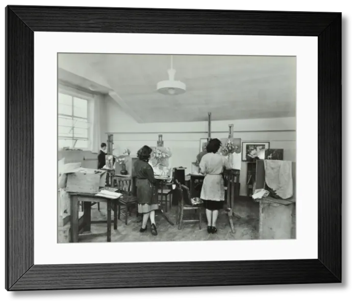 Framed Print : Still life class, Saint Martins School of Art, London, 1939 Framed Print : Still life class, Saint Martins School of Art, London, 1939