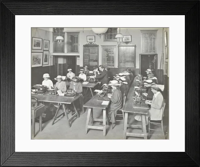 Framed Print : Typewriting class for women, Blackheath Road Evening Institute, London, 1914 Framed Print : Typewriting class for women, Blackheath Road Evening Institute, London, 1914
