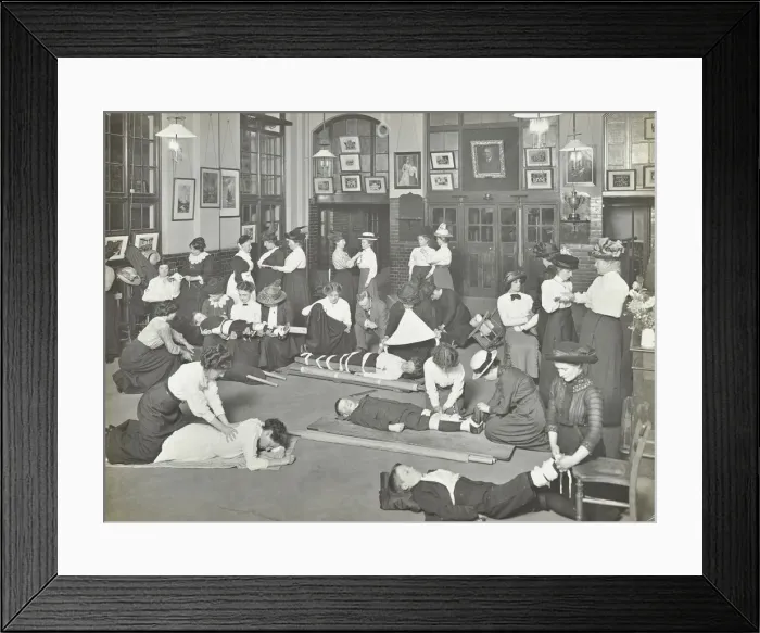 Framed Print : Practical first aid class for women, Blackheath Road Evening Institute, 1914 Framed Print : Practical first aid class for women, Blackheath Road Evening Institute, 1914