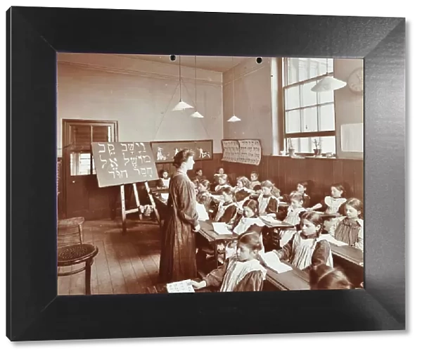 Girls Hebrew reading lesson, Jews Free School, Stepney, London, 1908