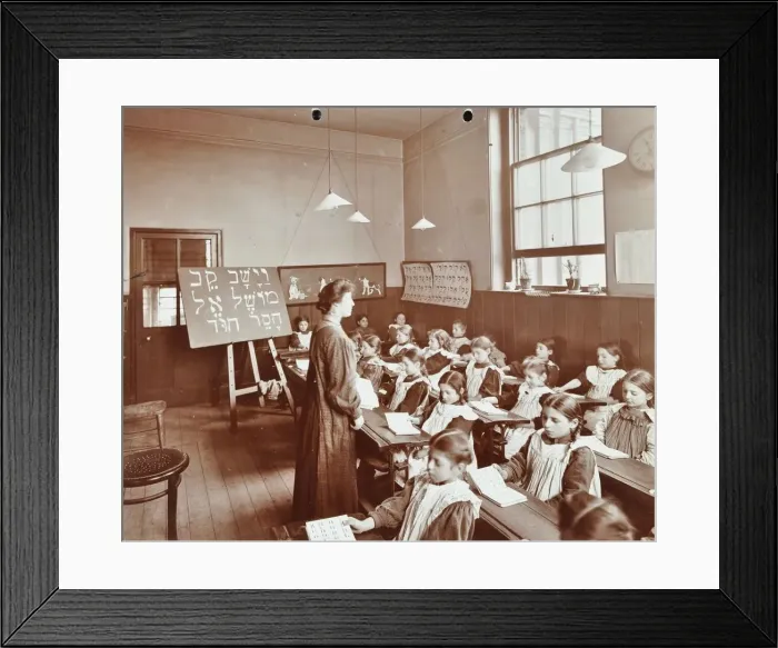 Framed Print : Girls Hebrew reading lesson, Jews Free School, Stepney, London, 1908 Framed Print : Girls Hebrew reading lesson, Jews Free School, Stepney, London, 1908