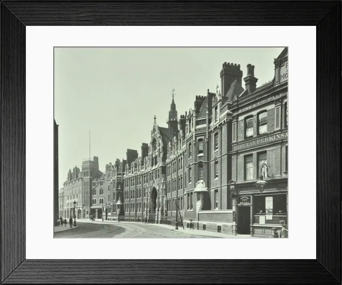 Framed Print : London Fire Brigade Headquarters, Southwark, London, 1911