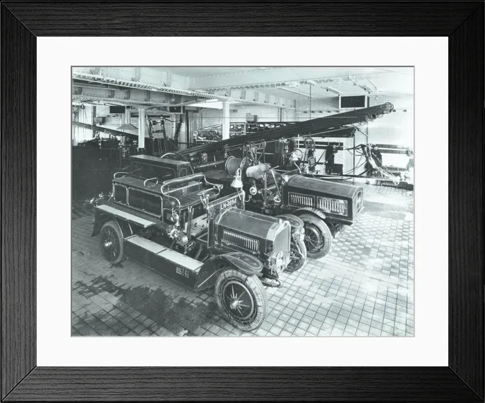 Framed Print : Fire engines at Cannon Street Fire Station, City of London, 1913 Framed Print : Fire engines at Cannon Street Fire Station, City of London, 1913