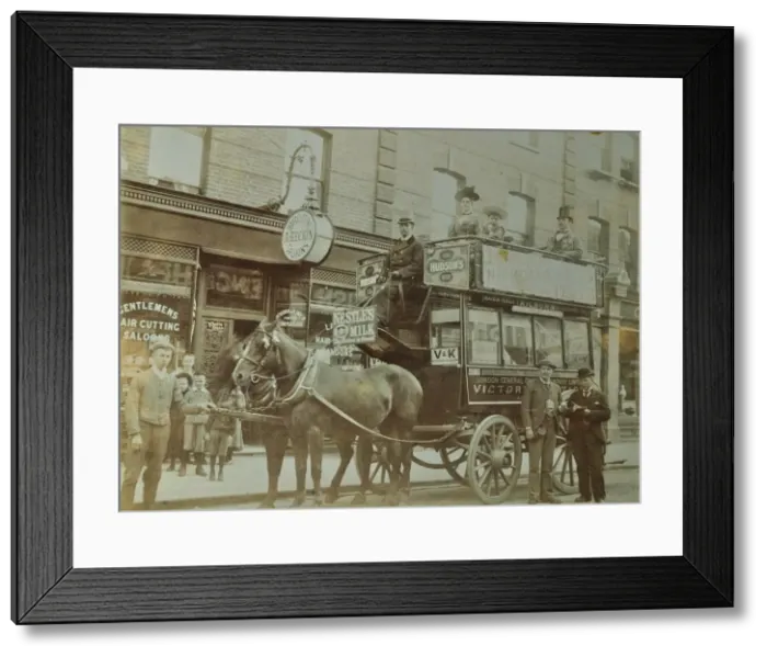 Framed Print : Horse-drawn omnibus and passengers, London, 1900 Framed Print : Horse-drawn omnibus and passengers, London, 1900
