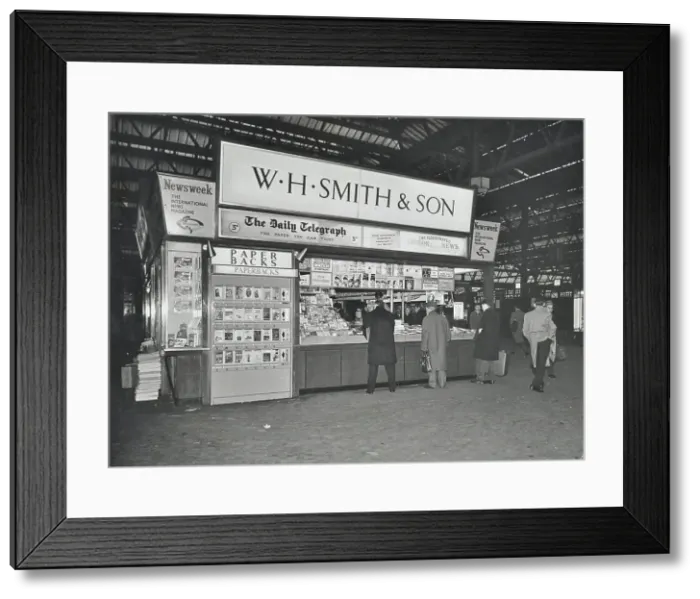 Framed Print : WH Smiths bookstall at Waterloo Station, Lambeth, London, 1960 Framed Print : WH Smiths bookstall at Waterloo Station, Lambeth, London, 1960