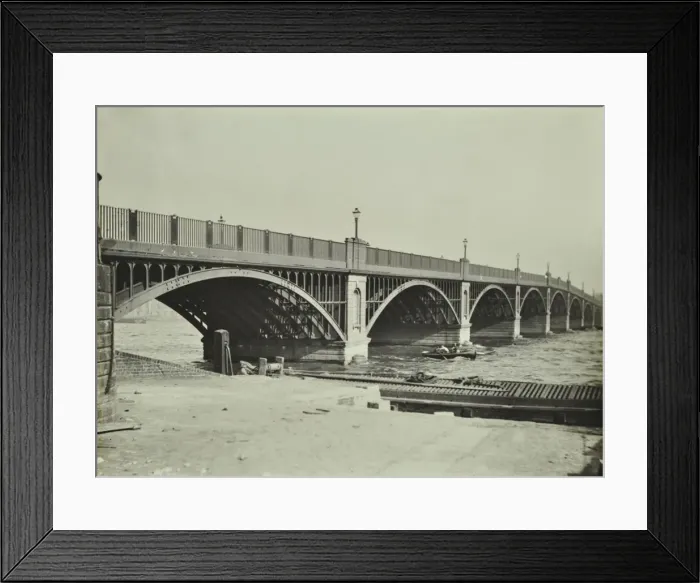 Framed Print : Old Vauxhall Bridge, London, 1903 Framed Print : Old Vauxhall Bridge, London, 1903