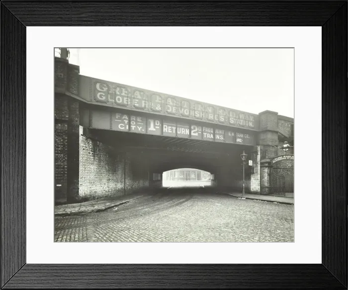 Framed Print : Railway bridge across Globe Road, Bethnal Green, London, 1914 Framed Print : Railway bridge across Globe Road, Bethnal Green, London, 1914