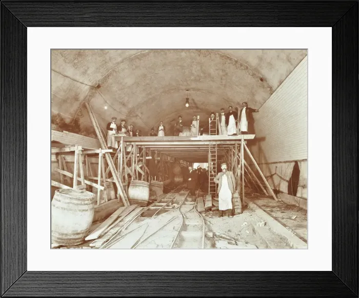 Framed Print : Workmen tiling the Rotherhithe Tunnel, London, December 1907 Framed Print : Workmen tiling the Rotherhithe Tunnel, London, December 1907