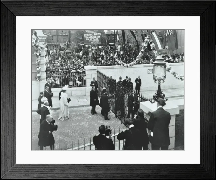 Framed Print : The Prince of Wales officially opening the Rotherhithe Tunnel, Bermondsey, London, 1908 Framed Print : The Prince of Wales officially opening the Rotherhithe Tunnel, Bermondsey, London, 1908
