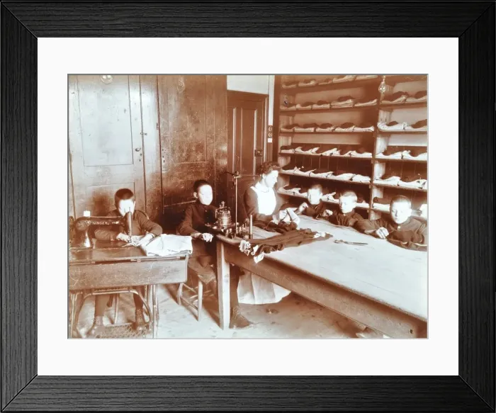 Framed Print : Boys sewing at the Boys Home Industrial School, London, 1900 Framed Print : Boys sewing at the Boys Home Industrial School, London, 1900