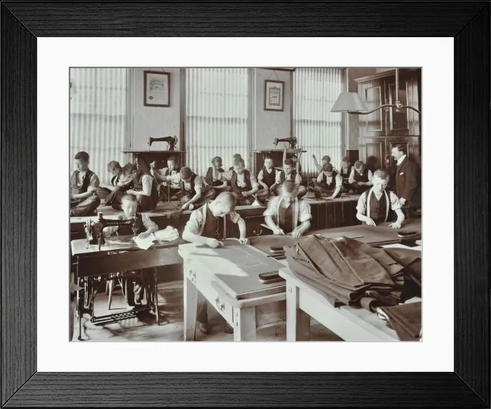 Framed Print : Boys tailoring class at Highbury Truant School, London, 1908 Framed Print : Boys tailoring class at Highbury Truant School, London, 1908