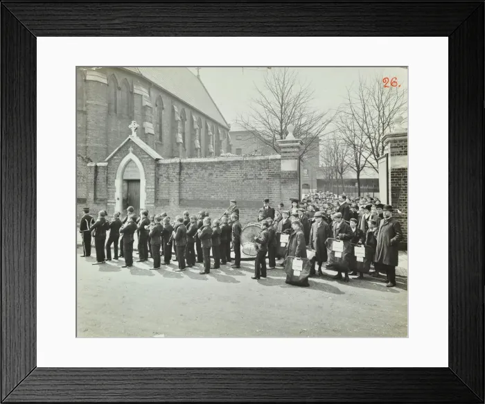 Framed Print : Boys emigrating to Canada setting off from Saint Nicholas Industrial School, Essex, 1908 Framed Print : Boys emigrating to Canada setting off from Saint Nicholas Industrial School, Essex, 1908