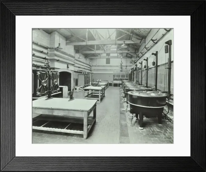 Framed Print : Kitchen at the Fulham Hostel, London, 1947 Framed Print : Kitchen at the Fulham Hostel, London, 1947