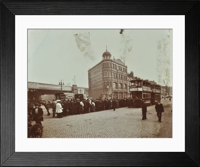 Framed Print : Queue of people at a bus stop in the Blackfriars Road, London, 1906 Framed Print : Queue of people at a bus stop in the Blackfriars Road, London, 1906