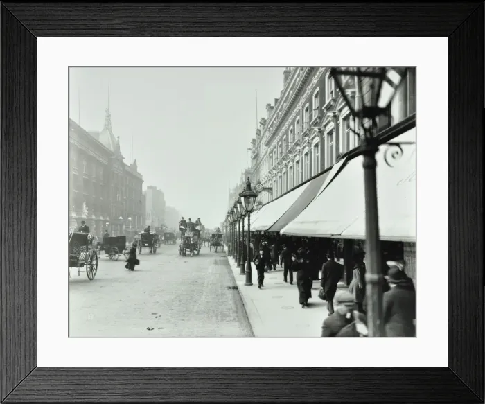 Framed Print : Pedestrians outside DH Evans, Oxford Street, London, 1903 Framed Print : Pedestrians outside DH Evans, Oxford Street, London, 1903