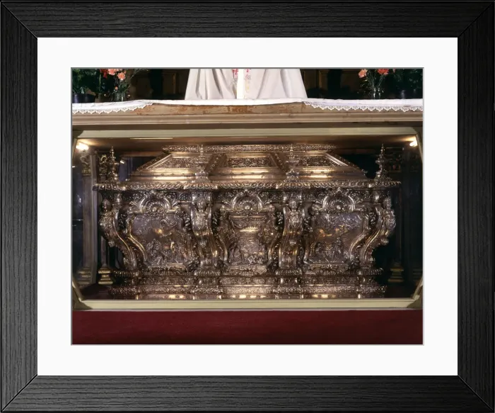 Framed Print : Urn of Sant Bernat Calvo, silver embossed with bas-reliefs and cast elements Framed Print : Urn of Sant Bernat Calvo, silver embossed with bas-reliefs and cast elements