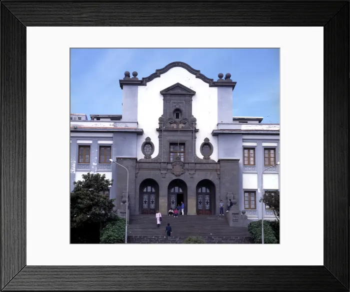 Framed Print : Facade of the University of La Laguna Framed Print : Facade of the University of La Laguna