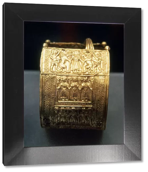 Gold bracelet, from Cerveteri
