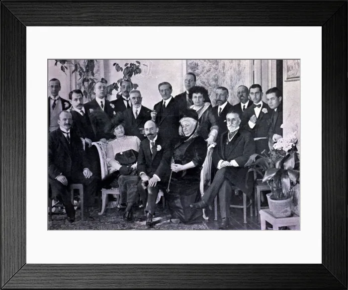 Framed Print : Literary meeting at F. Diaz de Mendoza home in 1914, among others: Maria Guerrero Framed Print : Literary meeting at F. Diaz de Mendoza home in 1914, among others: Maria Guerrero