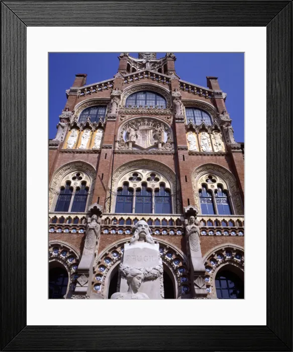Framed Print : Detail of the facade of the Hospital Santa Creu i Sant Pau, designed by modernist Framed Print : Detail of the facade of the Hospital Santa Creu i Sant Pau, designed by modernist