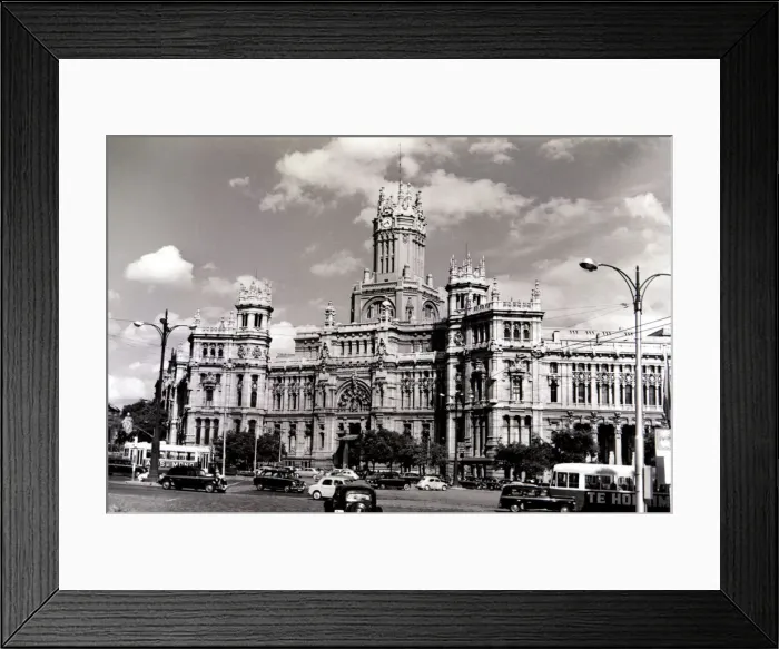 Framed Print : Communications Palace, Madrid (1950-1955) Framed Print : Communications Palace, Madrid (1950-1955)