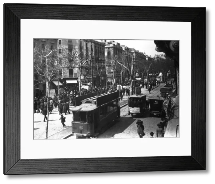 Framed Print : View of La Rambla in Barcelona, 1910 Framed Print : View of La Rambla in Barcelona, 1910