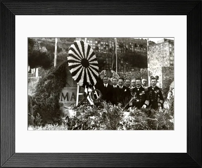 Framed Print : Lluis Companys at the grave of Francesc Macia, president of the Generalitat de Catalonia Framed Print : Lluis Companys at the grave of Francesc Macia, president of the Generalitat de Catalonia