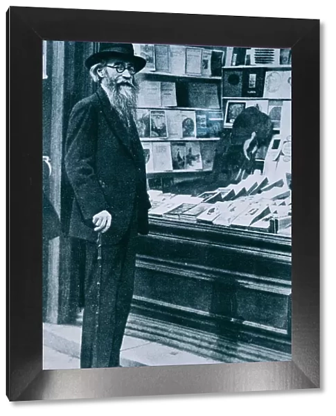 Ramon Maria del Valle Inclan (1869-1936), Spanish writer, at a bookstore in Malaga