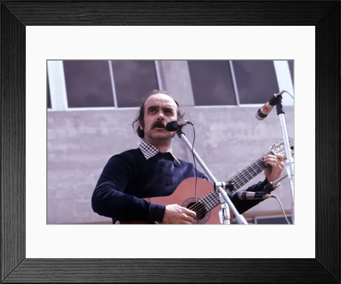Framed Print : Jose Antonio Labordeta (1935-2010), Spanish songwriter, photo 1980 Framed Print : Jose Antonio Labordeta (1935-2010), Spanish songwriter, photo 1980
