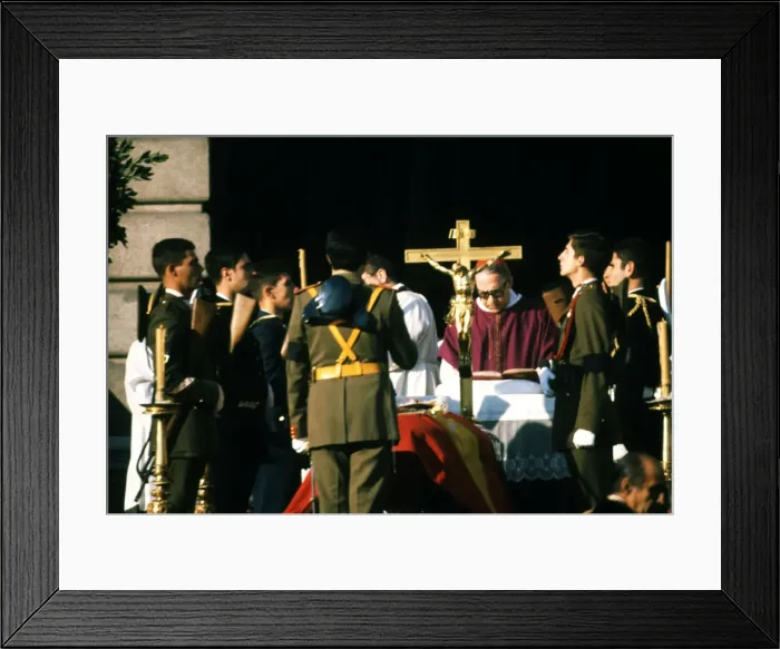 Framed Print : Burial of Francisco Franco Bahamonde, when the Misa corpore in sepulto Framed Print : Burial of Francisco Franco Bahamonde, when the Misa corpore in sepulto