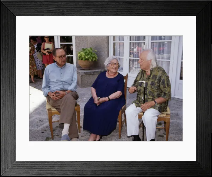 Framed Print : Rafael Alberti (1902-1999), Miguel Delibes (1920-2010)), Rosa Chacel (1898-1994) photo 1991 Framed Print : Rafael Alberti (1902-1999), Miguel Delibes (1920-2010)), Rosa Chacel (1898-1994) photo 1991