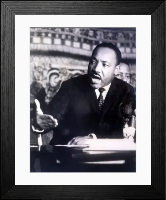 Framed Print : Martin Luther King (1929-1968), Protestant clergyman, leader of the nonviolent fight Framed Print : Martin Luther King (1929-1968), Protestant clergyman, leader of the nonviolent fight