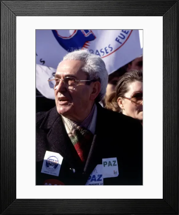Framed Print : Marcelino Camacho (1918-2010), Spanish politician and syndicalist, 1991 portrait Framed Print : Marcelino Camacho (1918-2010), Spanish politician and syndicalist, 1991 portrait
