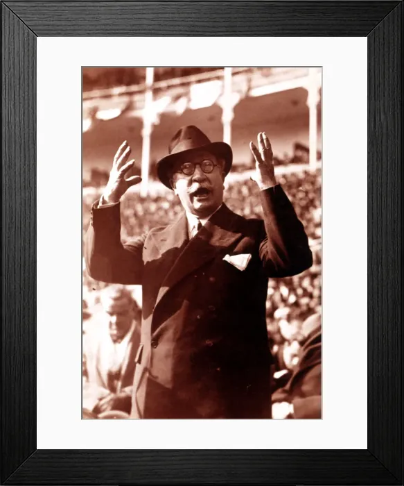 Framed Print : Alejandro Lerroux Garcia (1864-1949), Spanish politician, speaking in a meeting Framed Print : Alejandro Lerroux Garcia (1864-1949), Spanish politician, speaking in a meeting
