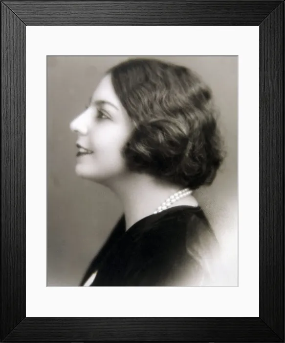 Framed Print : Maria Teresa Leon (1904-1988), Spanish writer, wife of Rafael Alberti Framed Print : Maria Teresa Leon (1904-1988), Spanish writer, wife of Rafael Alberti