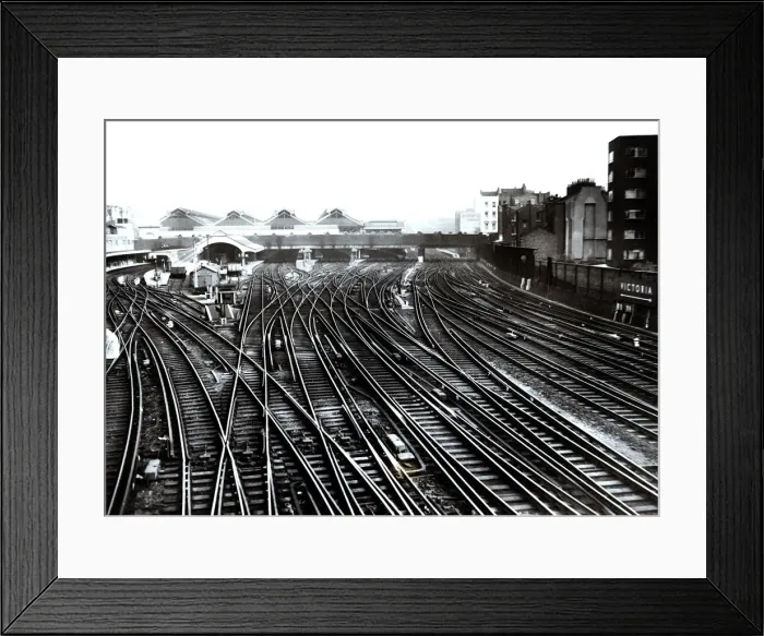 Framed Print : Detour and railway junction in Londons Victoria Station, 1962 Framed Print : Detour and railway junction in Londons Victoria Station, 1962
