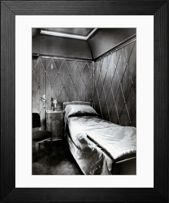 Framed Print : Bedroom cabin in an Italian sleeper carriage, 1950