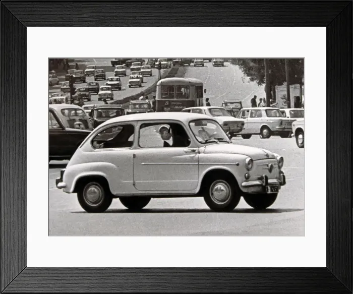 Framed Print : Seat 600 circulating by the Alcala street, 1972 Framed Print : Seat 600 circulating by the Alcala street, 1972
