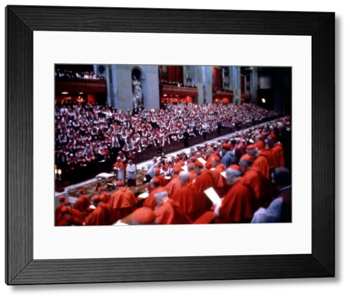 Framed Print : Second Vatican Council, Pope Paul VI attending mass during a session of the Ecumenical Council Framed Print : Second Vatican Council, Pope Paul VI attending mass during a session of the Ecumenical Council