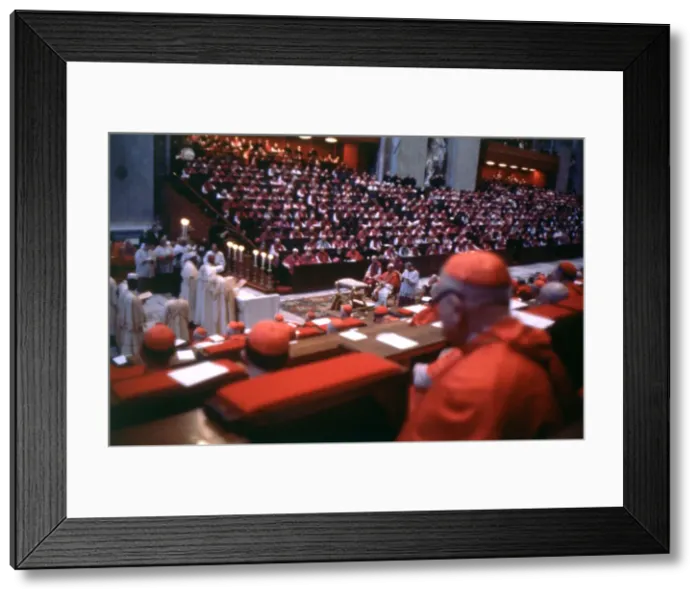 Framed Print : Second Vatican Council, Pope Paul VI attending mass during a session of the Ecumenical Council Framed Print : Second Vatican Council, Pope Paul VI attending mass during a session of the Ecumenical Council