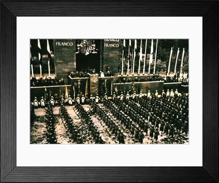 Framed Print : 2684124 Framed Print : 2684124