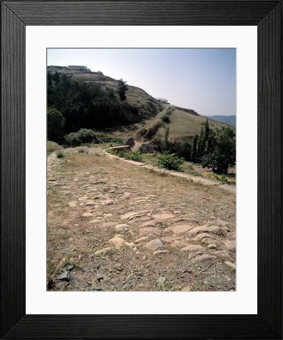Framed Print : CIRAUQUI. Navarra. Cirauqui. Restos De LA Calzada Romana. Camino De Santiago Framed Print : CIRAUQUI. Navarra. Cirauqui. Restos De LA Calzada Romana. Camino De Santiago