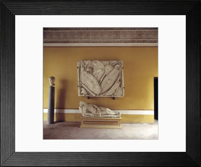 Framed Print : Sevilla Casa De Pilatos Estatuaria Romana En El Zaquiazami Framed Print : Sevilla Casa De Pilatos Estatuaria Romana En El Zaquiazami