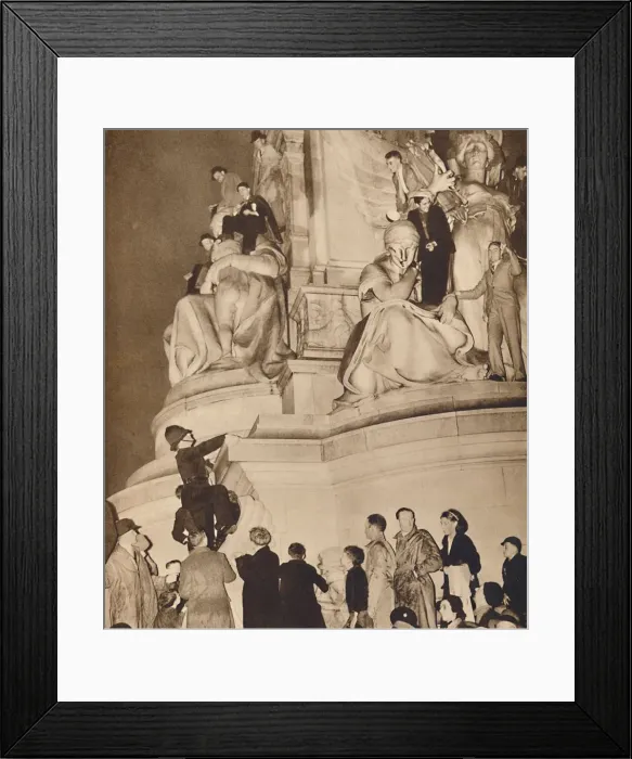 Framed Print : London Grandstand, 1937 Framed Print : London Grandstand, 1937