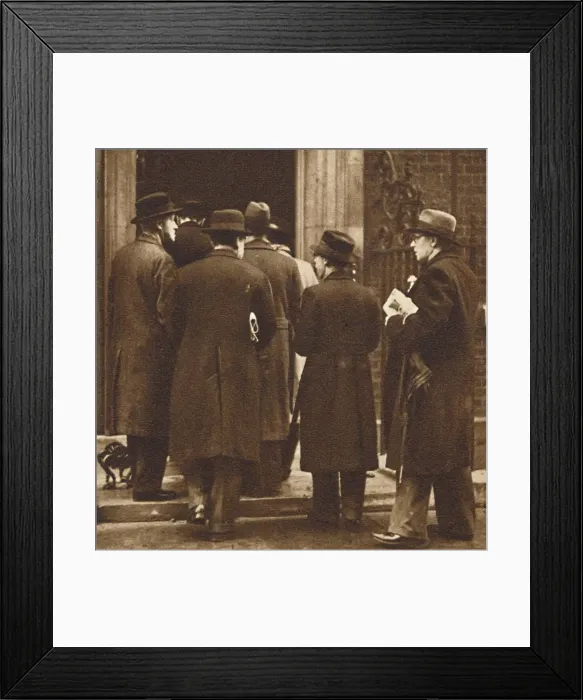 Framed Print : Newspaper men at No. 10, Dec 1936 (1937) Framed Print : Newspaper men at No. 10, Dec 1936 (1937)