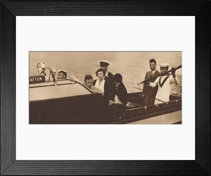 Framed Print : King Edward Returning to His Yacht from the Island of Rab, 1937 Framed Print : King Edward Returning to His Yacht from the Island of Rab, 1937