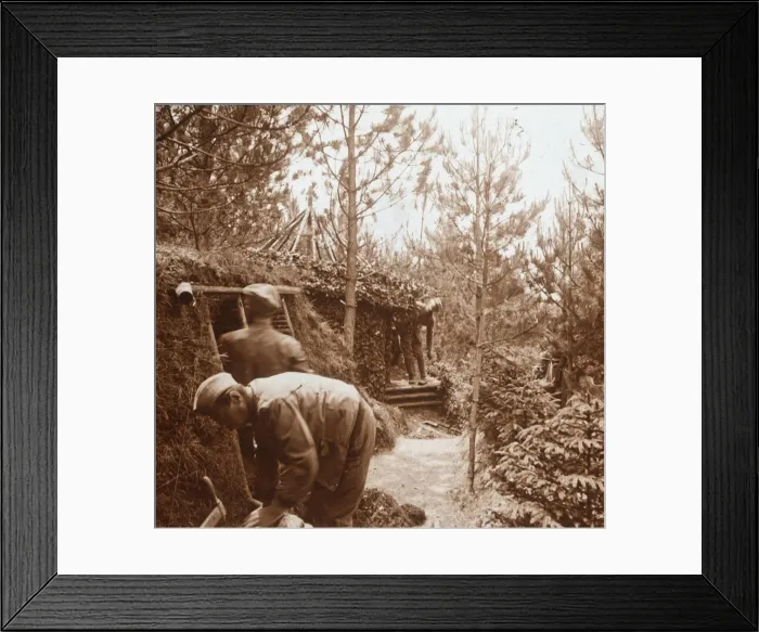 Framed Print : Soldiers in earth-covered shelters, Genicourt, northern France, c1914-c1918