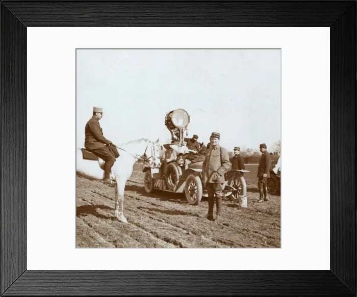 Framed Print : Projector, Chalons, northern France, c1914-c1918 Framed Print : Projector, Chalons, northern France, c1914-c1918