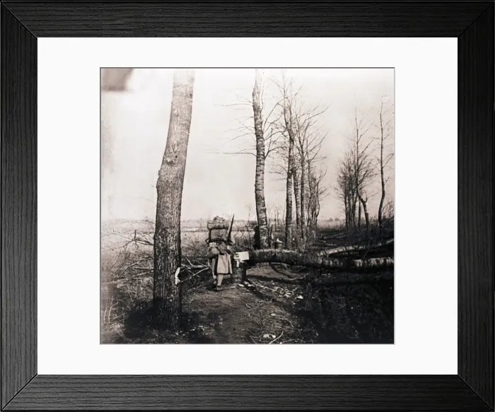 Framed Print : Soldier with pack on his back, c1914-c1918 Framed Print : Soldier with pack on his back, c1914-c1918